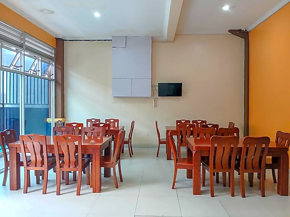 Shabrina Homestay Syariah Terminal Tirtonadi Solo RedPartner