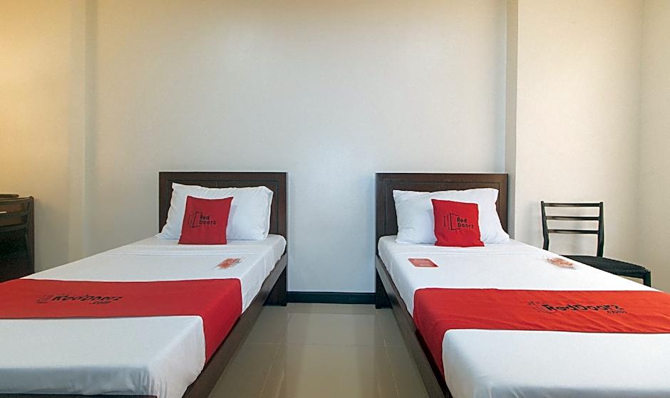 RedDoorz @ Nucell near NGCP Cebu