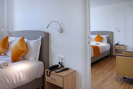 Two Interconnecting Twin Rooms