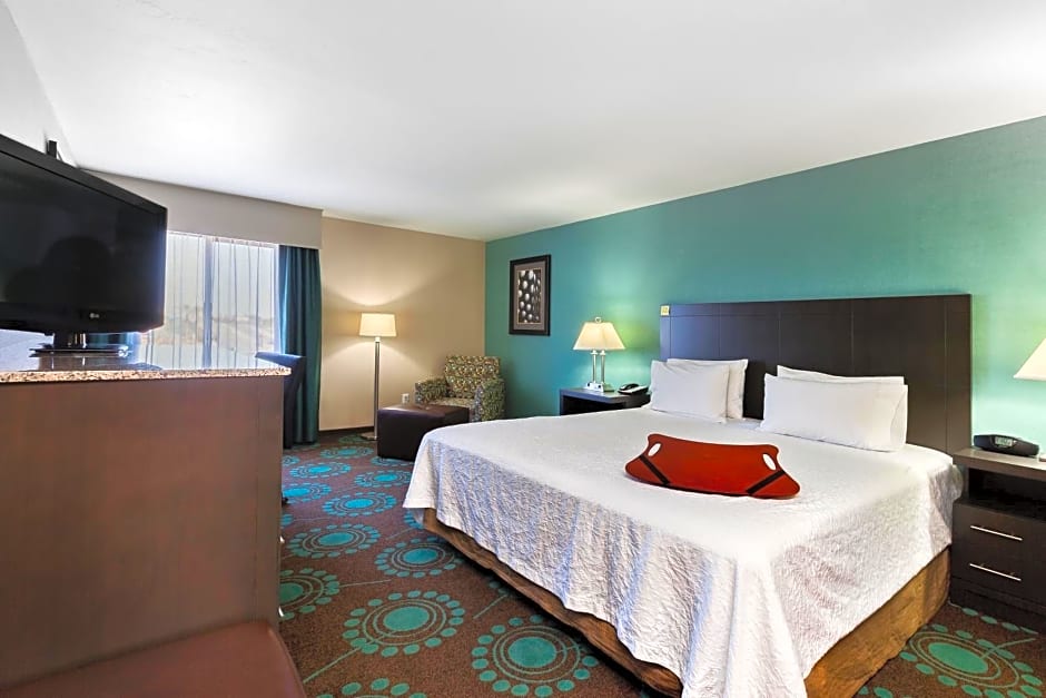 Hampton Inn Bakersfield - Central
