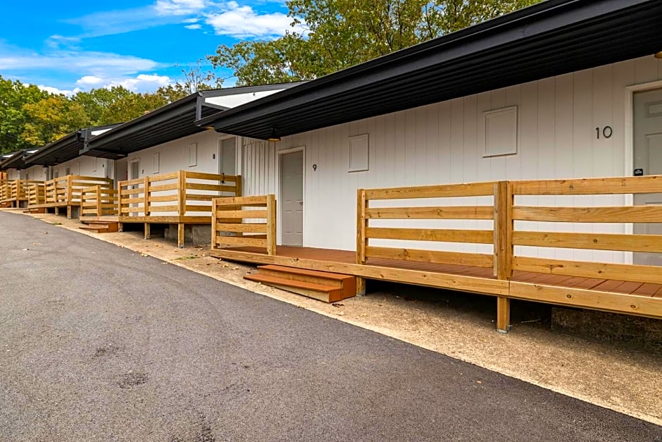 The Lofts on Indian Point - Near Silver Dollar City