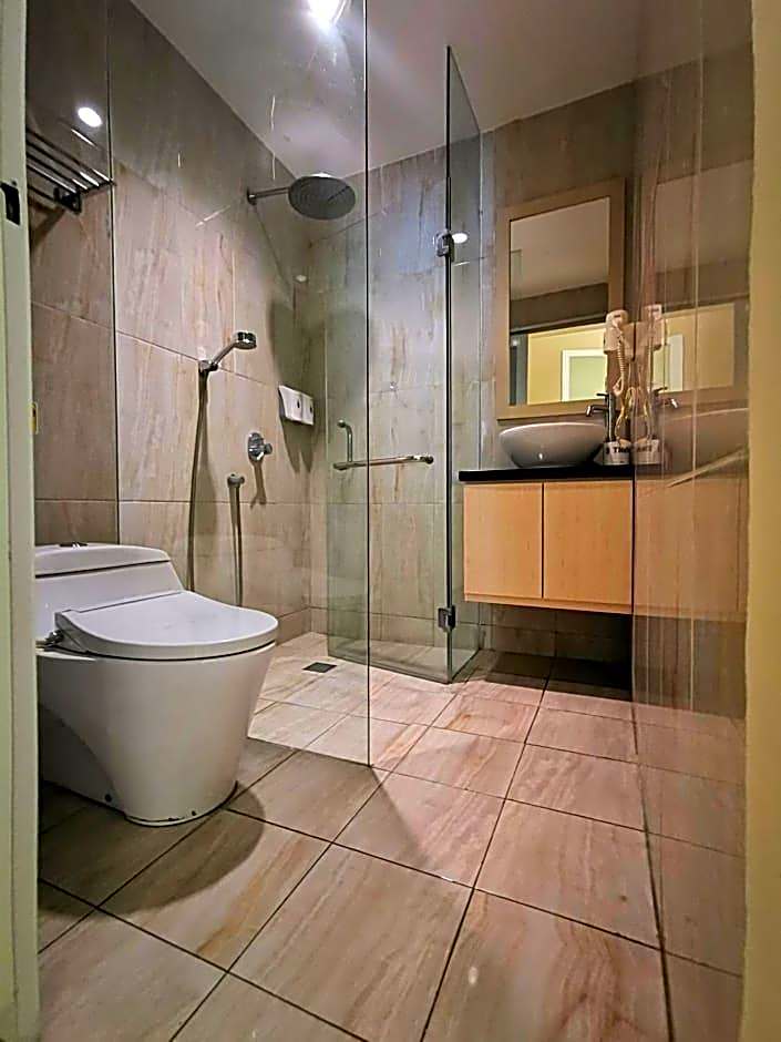 Agung Putra Hotel & Apartments