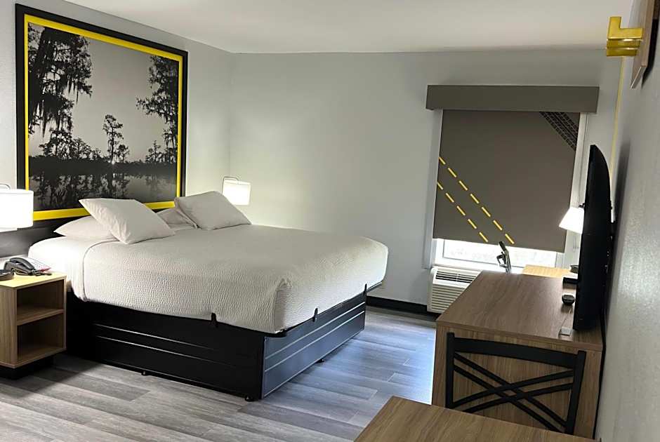 Super 8 by Wyndham Alexandria LA