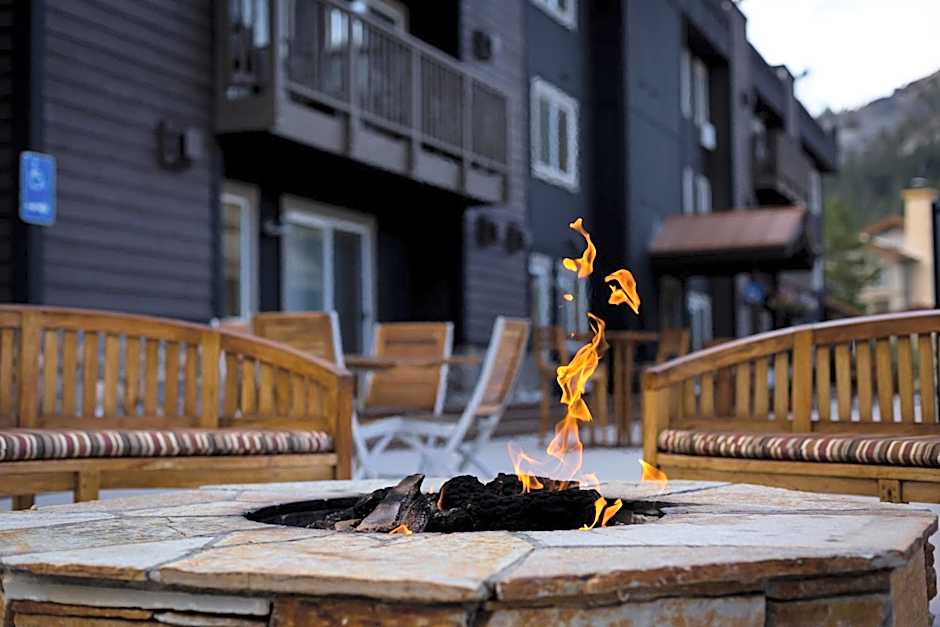 Red Wolf Lodge At Squaw Valley