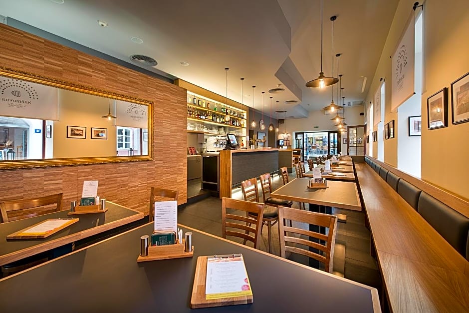 EA Hotel Royal Esprit