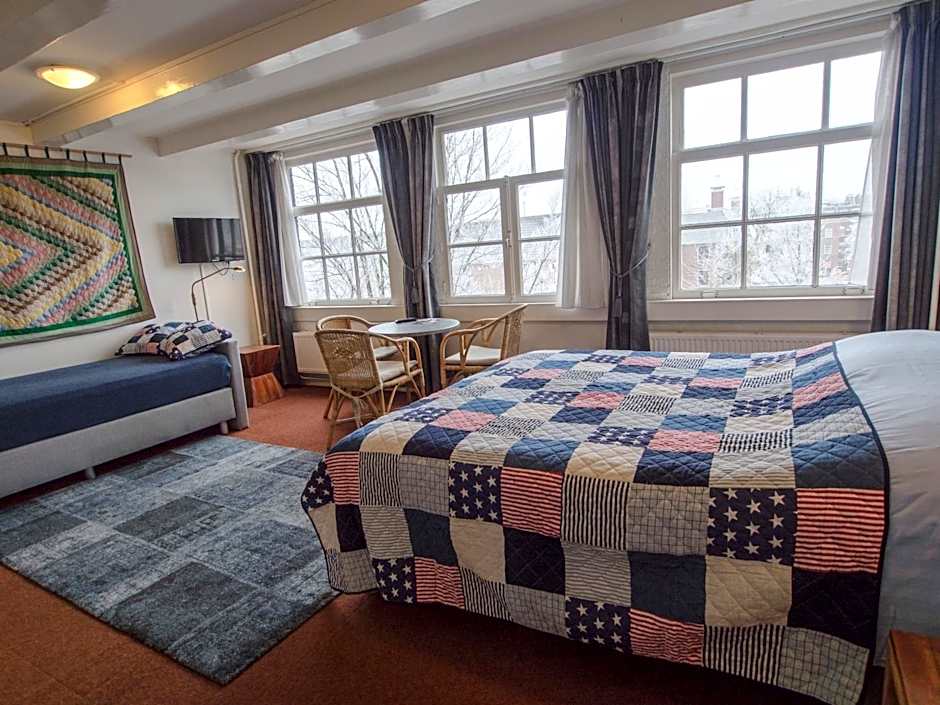 Hotel Adolesce