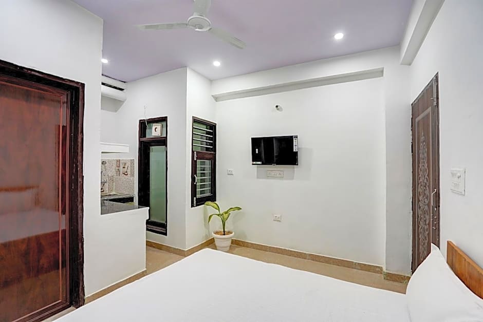 Photo 1 of 33 of Hotel O Apno Ghar