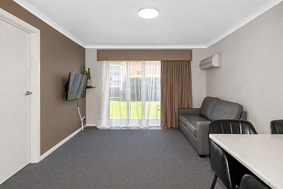 Arkana Motor Inn & Terrace Apartments
