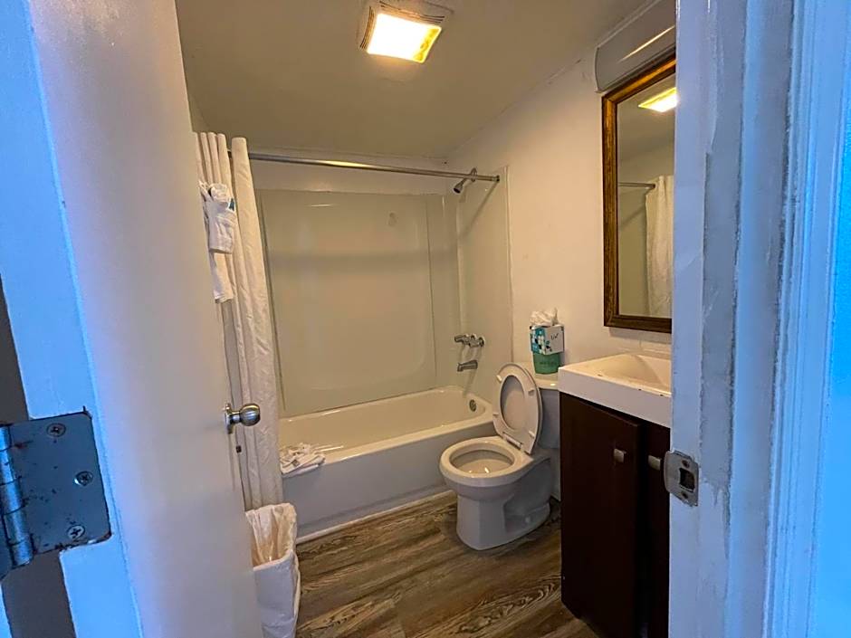 Polynesian Oceanfront Hotel