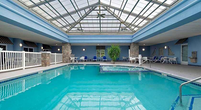 Holiday Inn Express Hotel &amp; Suites Saginaw By IHG