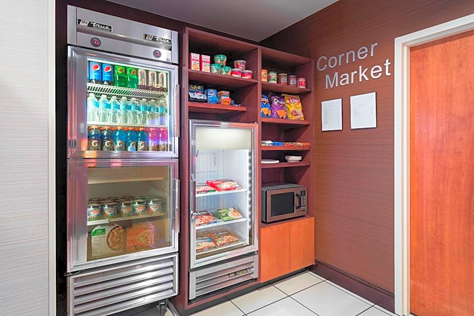 Fairfield Inn & Suites by Marriott State College