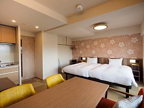 Room Selected at Check-In (No choice of bed preference)