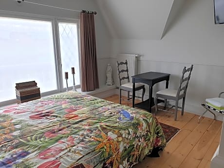 Deluxe Double Room with Shower