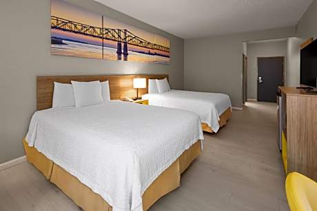 2 Queen Beds Smoking