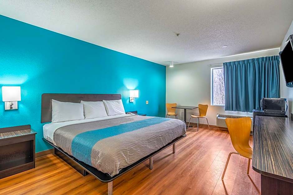 Photo 1 of 5 of King Room - Non-Smoking