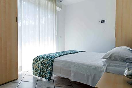 One-Bedroom Apartment (4 Adults)