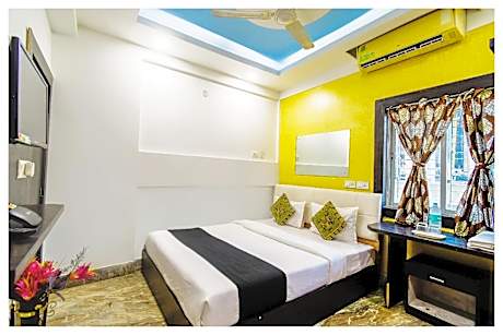 Goroomgo Puja Residency Kolkata