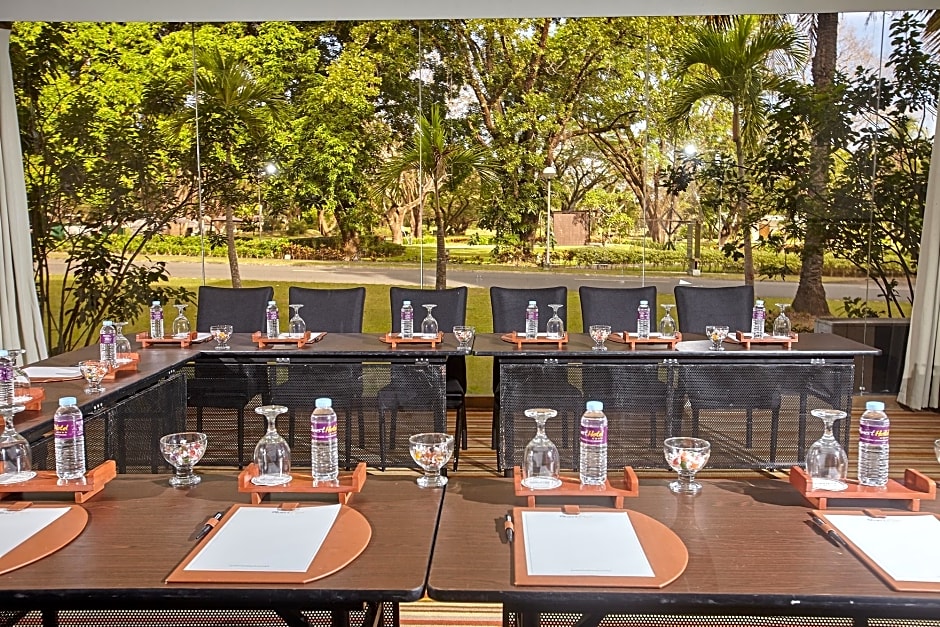 Quest Plus Conference Center Clark