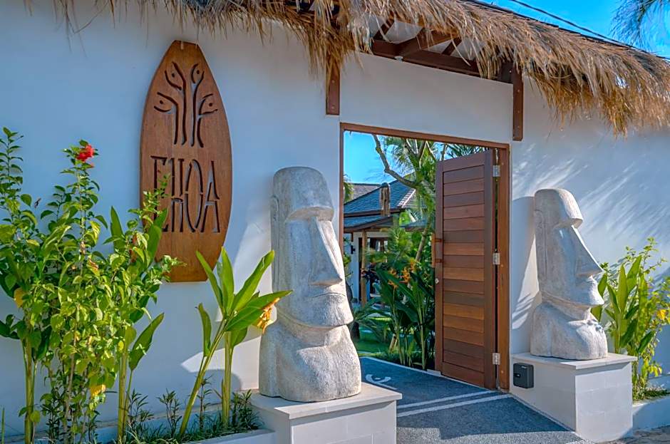 EHOA NYANYI BEACH Boutique Hotel - In front of entrance to NUANU