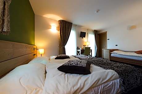 Quadruple Room with Balcony