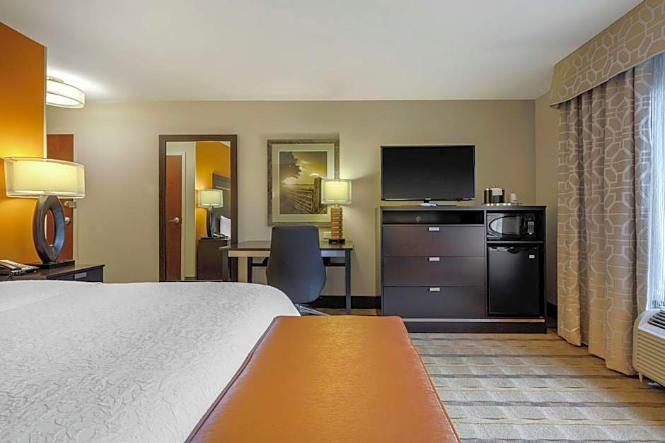 Photo 1 of 6 of 1 King Bed, Hearing Accessible