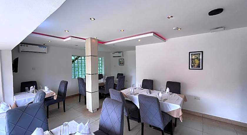 Blackwood Hotel