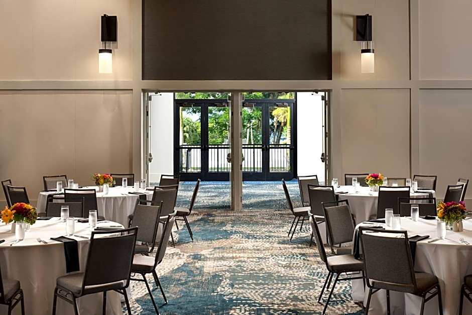 Luminary Hotel & Co., Autograph Hotels