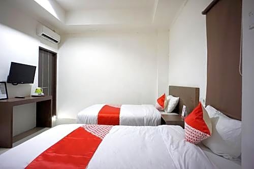 OYO 2886 Her Mandiri Guest House