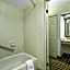 La Quinta Inn & Suites by Wyndham Maingate Fort Jackson