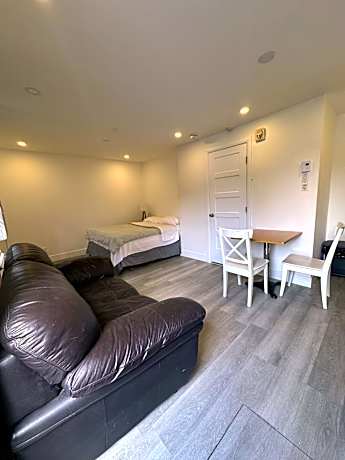 Hotel Mini Inc