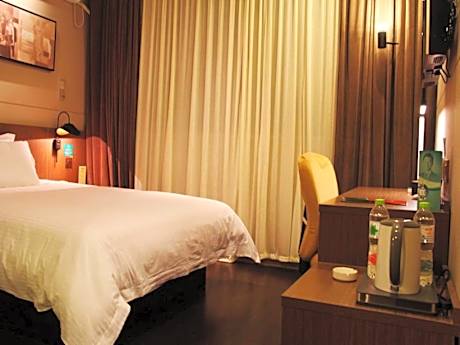 Business Double Room B