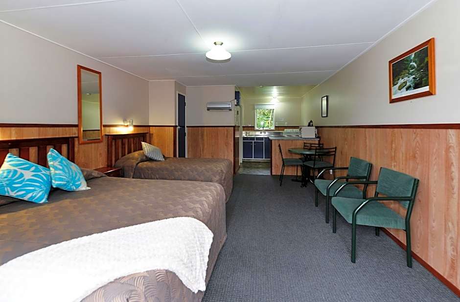 Fairy Springs Motel