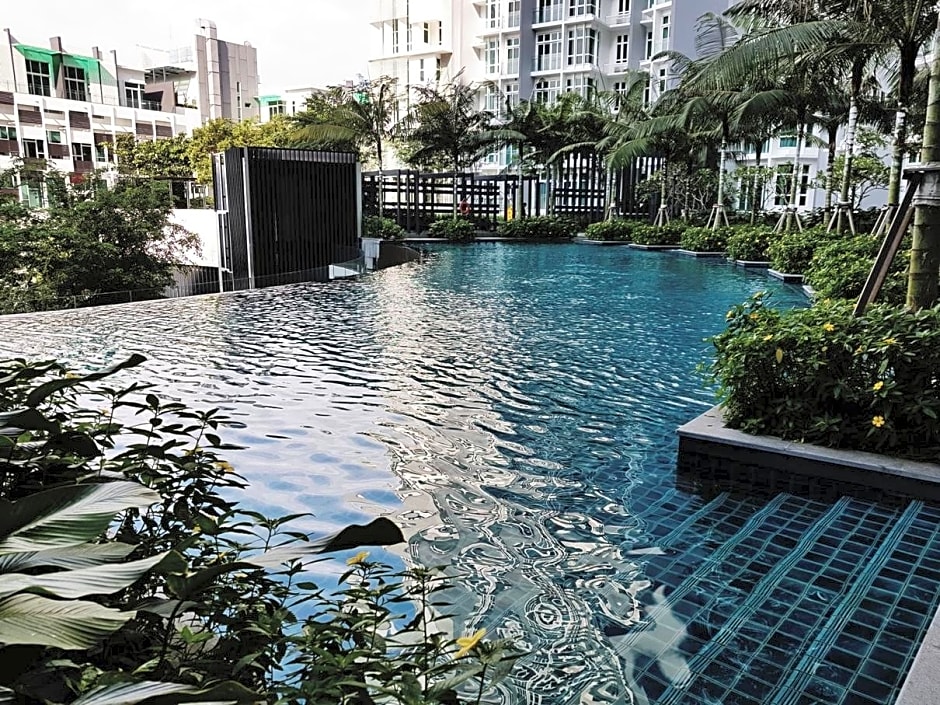 Holi 1Medini Suites Legoland