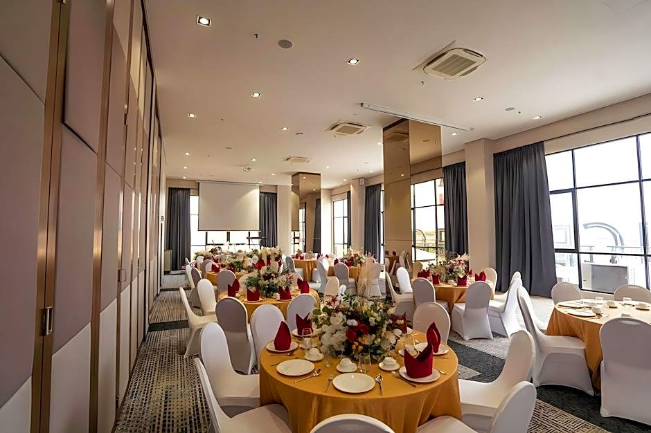 D ELEGANCE GRAND BANDAR SERI ALAM