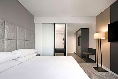Superior Room, 1 King Bed