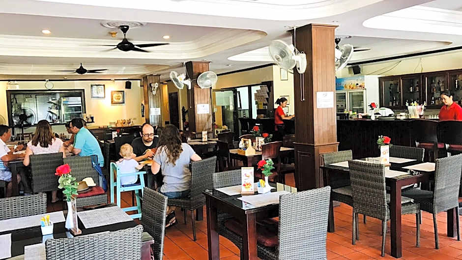 Surin Bay Inn (East Sun Properties Co., Ltd.)