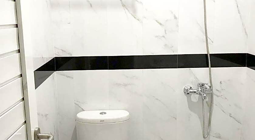 RedDoorz Plus near Politeknik Negeri Malang