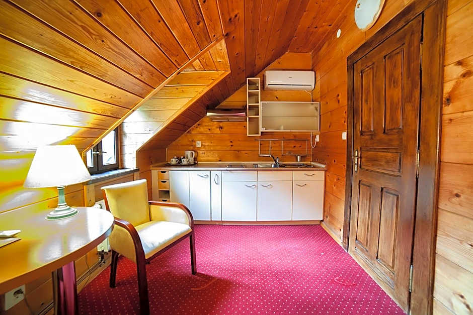 Hotel Dworek Wapionka