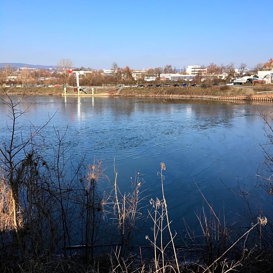 Schmuckkästle am Hafen
