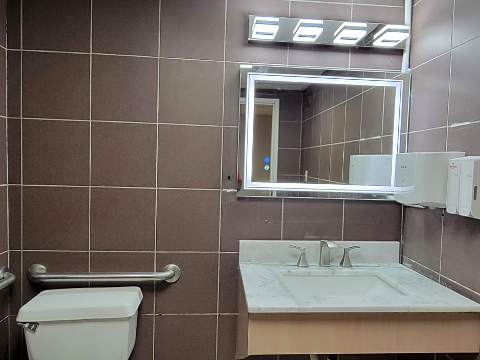 Extend-a-Suites - Extended Stay, I-40 Amarillo West