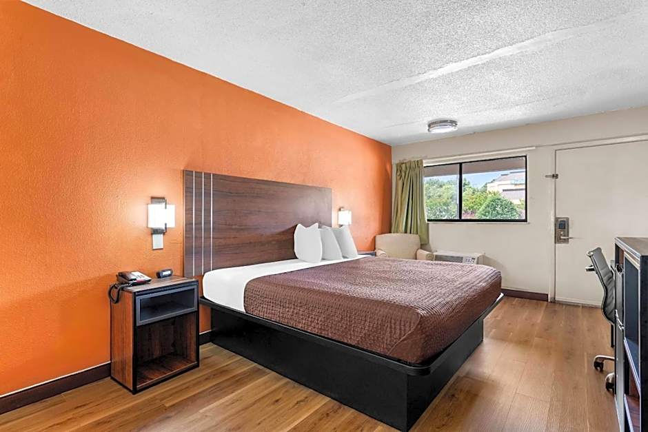 Econo Lodge Charlotte Airport