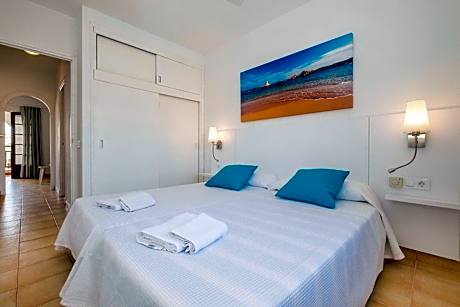 Quadruple Room with Sea View