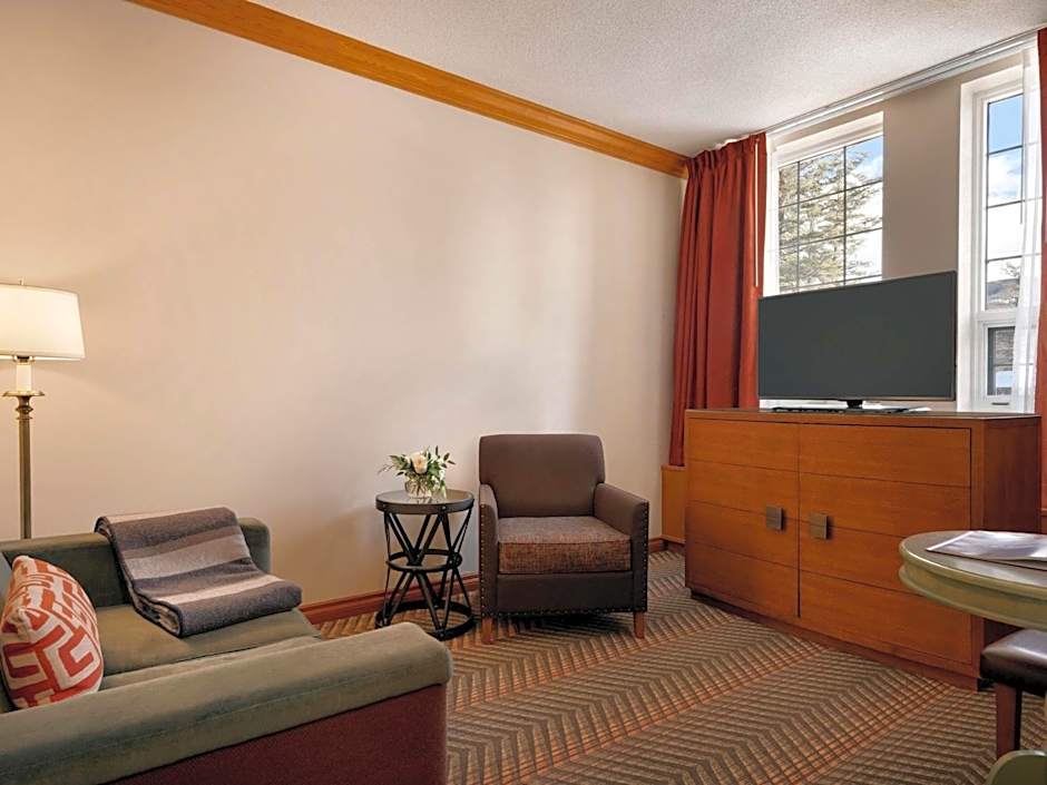 Fairmont Jasper Park Lodge