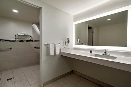 1 King Bed Mobility Accessible Room Non-Smoking