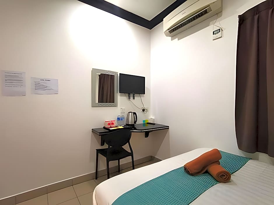 Hotel Tourist City Centre by HotSpot Essential