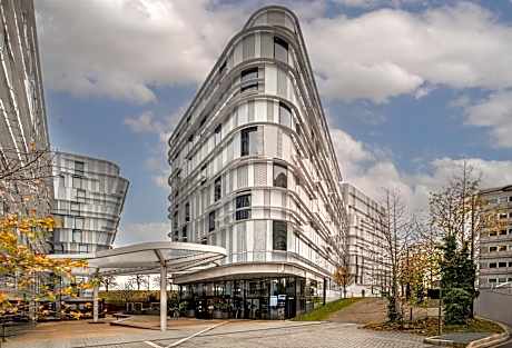 Radisson Blu CDG Airport Terminal Hotel, Paris