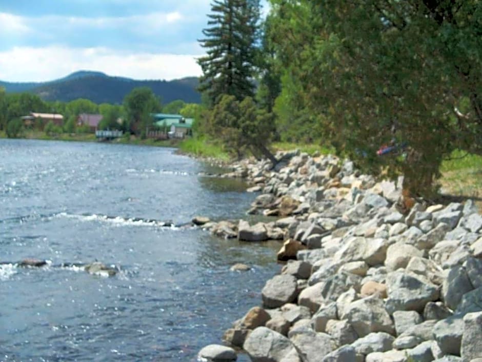 Riverside Meadows Cabins