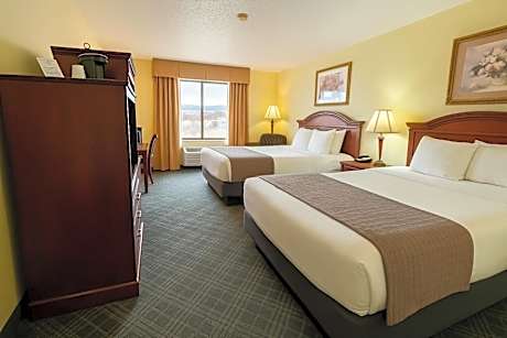 Queen Suite with Two Queen Beds - Disability Access