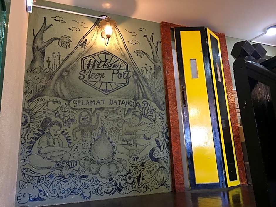 Hikers Sleep Port Guesthouse