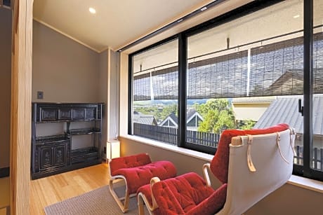 Japanese Style Room with 10 Tatami and Cypress Bath
